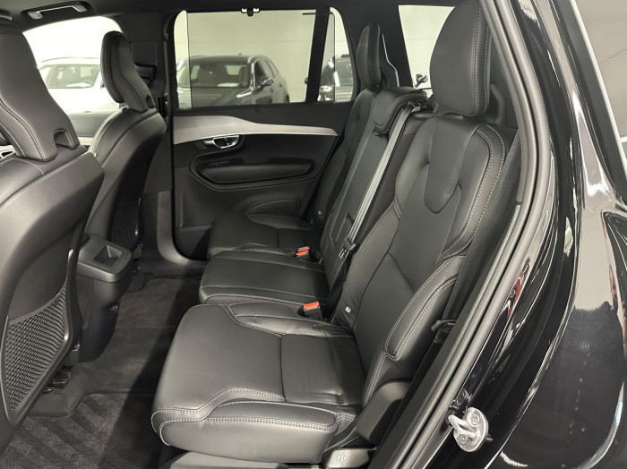 Volvo XC90 B5 AWD R-DESIGN AUT REZERVACE
