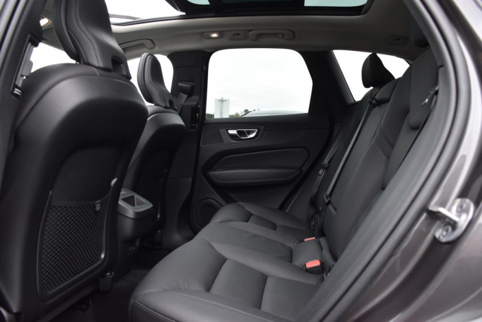 Volvo XC60 B4 AWD DARK PLUS REZERVACE 2.0 Plus