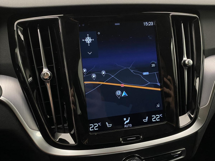 Volvo V60 D4 MOMENTUM AUT REZERVACE 2.0 d Momentum