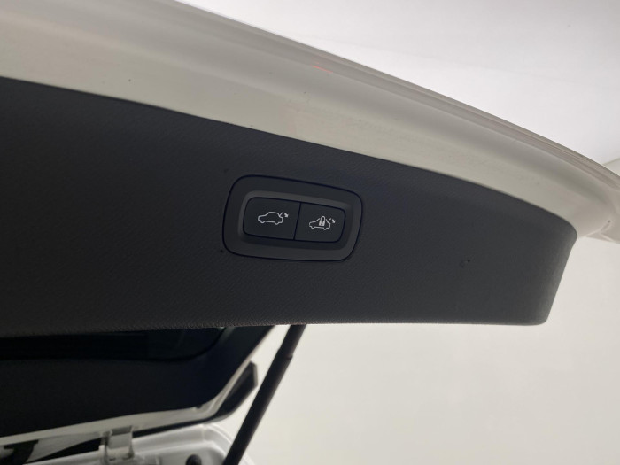 Volvo XC90 D5 AWD MOMENTUM AUT CZ 7míst 2.0 d Momentum