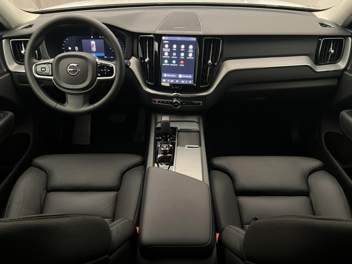 Volvo XC60 B5 AWD PLUS DARK AUT 1.maj.