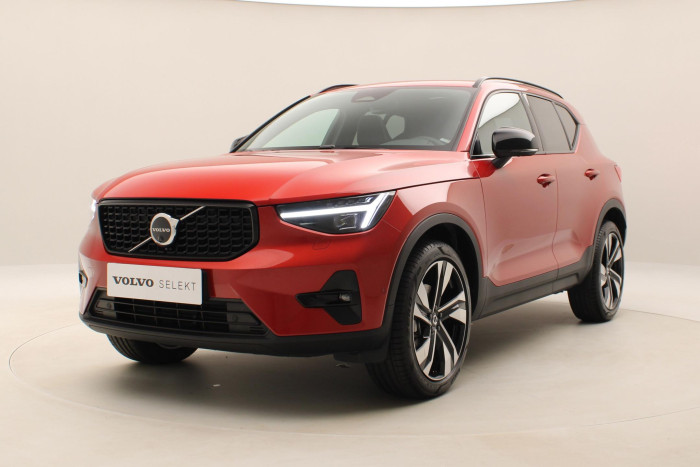 Volvo XC40 B4 DARK ULTRA AUT CZ 1.maj