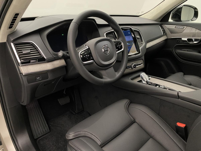 Volvo XC90 B6 AWD AUT DARK REZERVACE