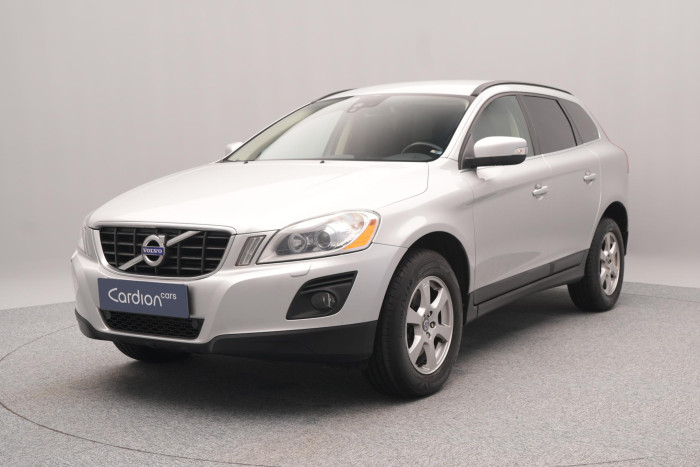 Volvo XC60 D5 AWD MOMENTUM AUT CZ 2.4 d Momentum