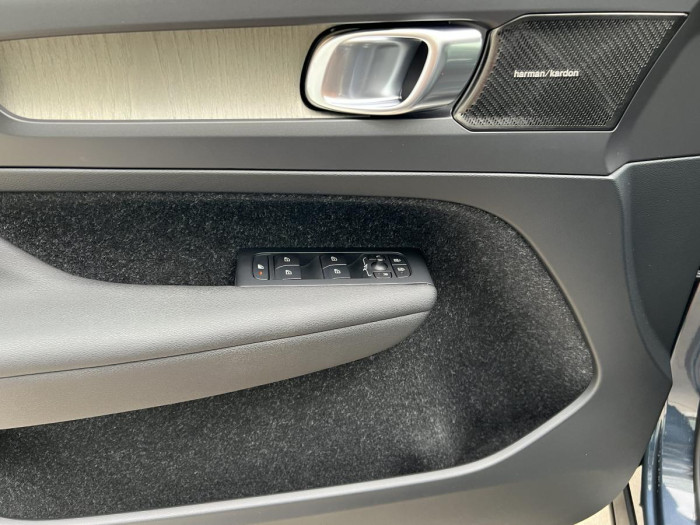 Volvo XC40 D3 INSCRIPTION 1.maj REZERVACE 2.0 d
