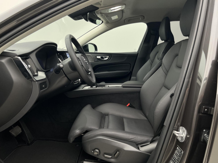 Volvo XC60 B4 AWD PLUS DARK AUT 1.maj.