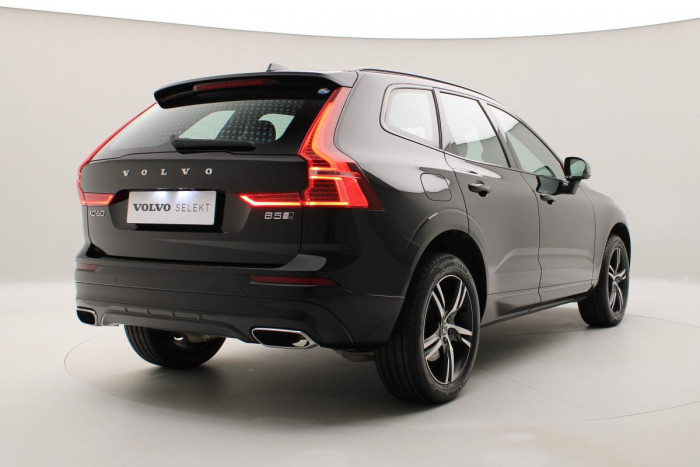 Volvo XC60 B5 AWD R-DESIGN REZERVACE