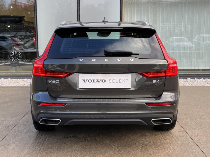Volvo V60 CROSS COUNTRY B4 AWD Aut 1.maj