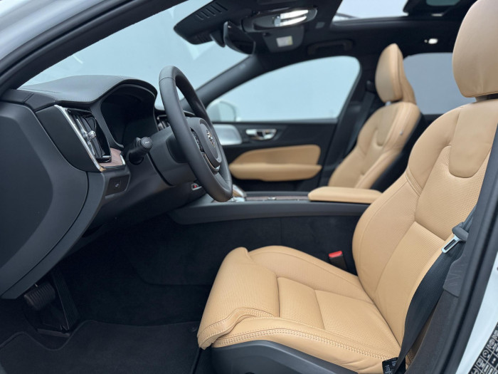 Volvo V60 CC B5 AWD ULTIMATE REZERVACE 2.0 CC CC