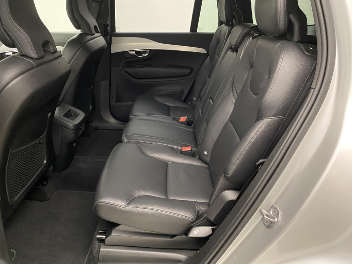 Volvo XC90 D5 AWD MOMENTUM AUT 7míst 2.0 d Momentum