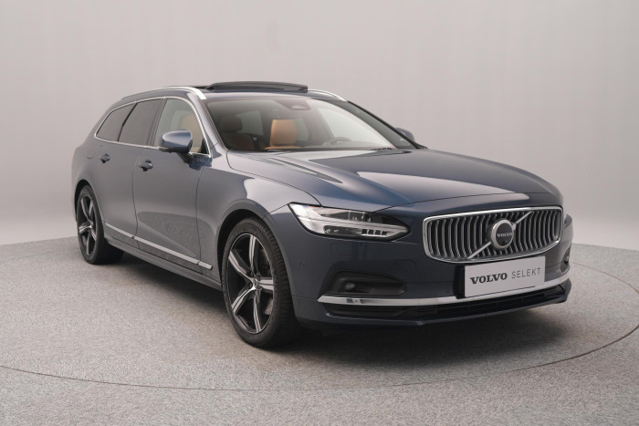 Volvo V90 B6 AWD ULTIMATE REZERVACE