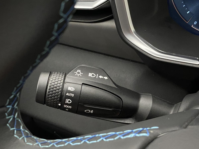 Lynk & Co 01 PHEV DCT AUT 1.maj