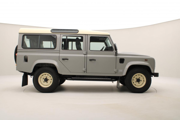 Land Rover Defender WORKS V8 ISLAY EDITION 5.0 V8 Edition