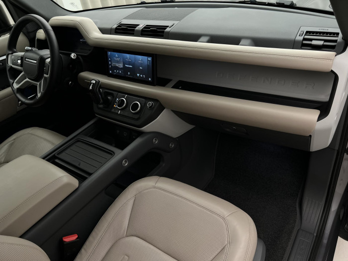 Land Rover Defender P400 HSE AWD AUT CZ