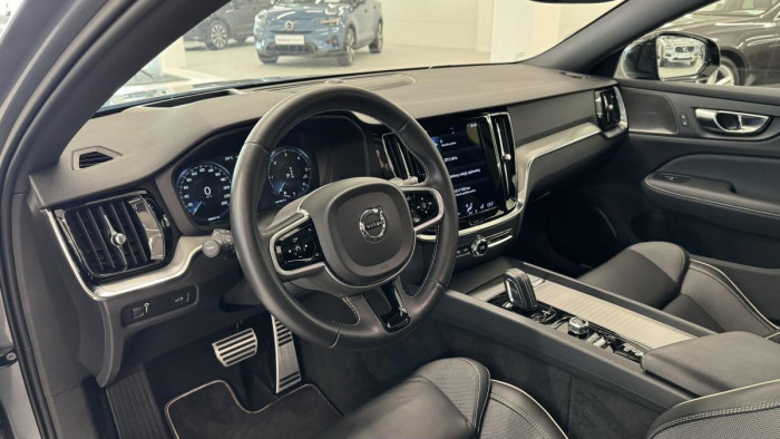 Volvo V60 B4 R-DESIGN AUT REZERVACE