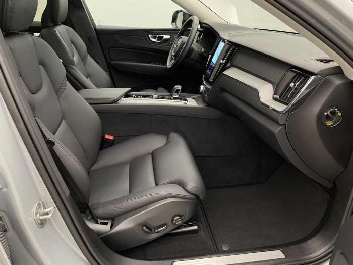 Volvo XC60 T6 AWD PLUG-IN DARK PLUS CZ