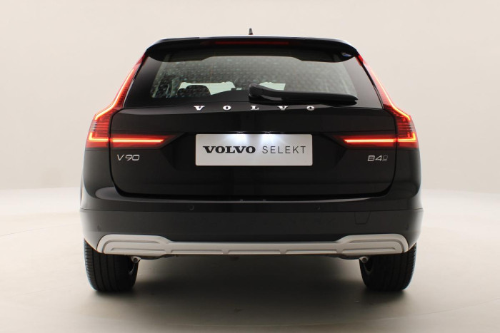 Volvo V90 CC B4 AWD PLUS AUT CZ 1.maj