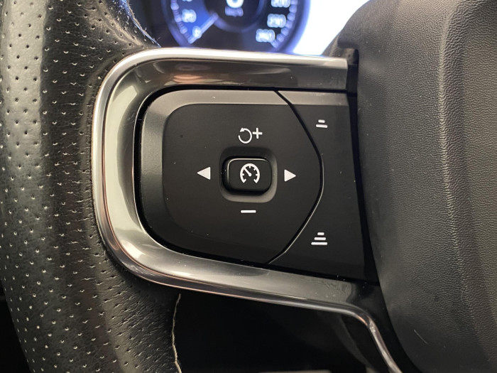 Volvo XC40 D4 AWD R-DESIGN AUT 2.0 d