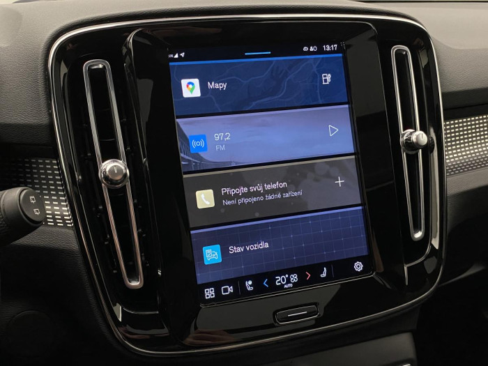 Volvo XC40 P8 AWD RECHARGE AUT REZERVACE