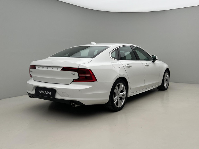 Volvo S90 T4 MOMENTUM AUT 2.0 Momentum