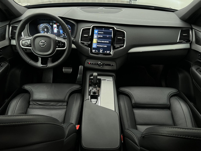 Volvo XC90 B5 AWD R-DESGIN 7MÍSTNÁ AUT CZ