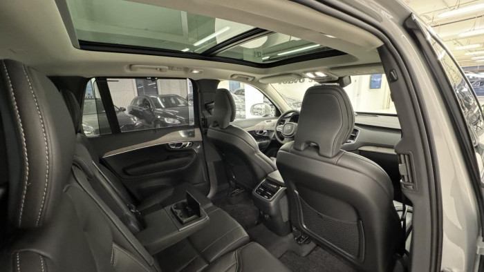 Volvo XC90 B5 AWD ULTIMATE REZERVACE