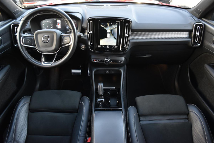 Volvo XC40 B4 R-DESIGN AUT 1.maj.