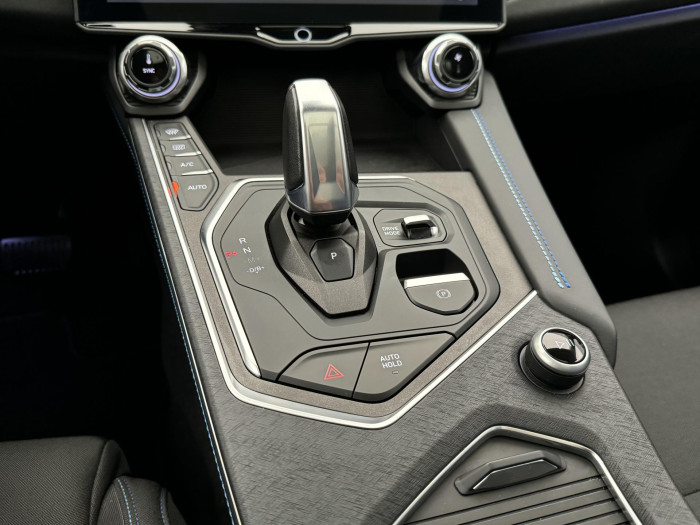 Lynk & Co 01 PHEV DCT AUT REZERVACE