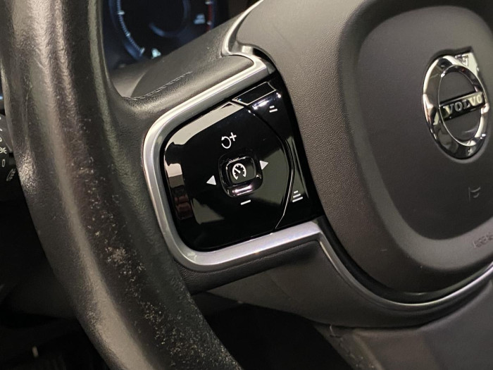 Volvo V90 CC D5 AWD MOMENTUM REZERVACE 2.0 d CC CC Momentum
