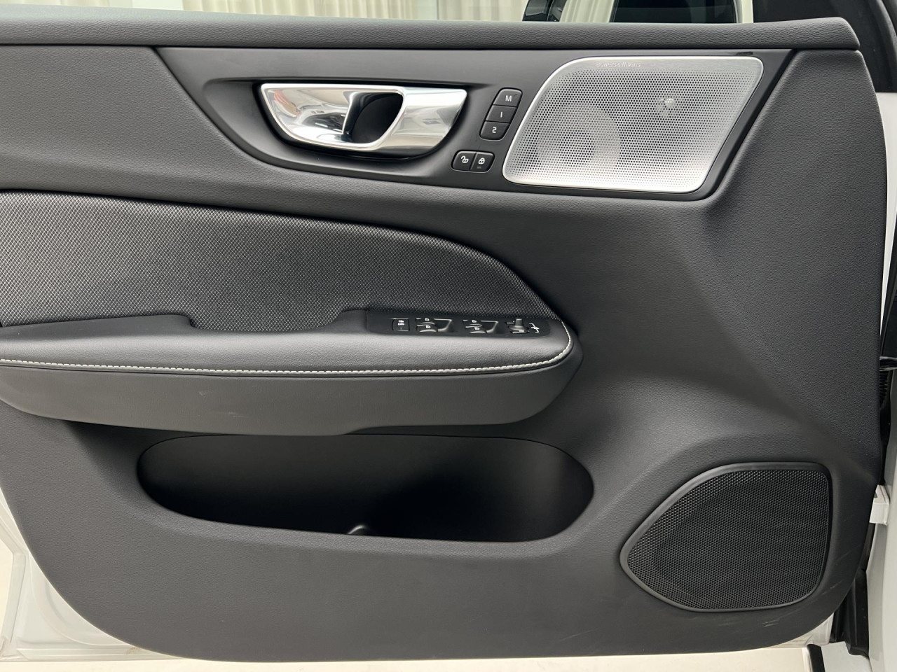 Volvo V60 B3 R-DESIGN AUT 1.maj.