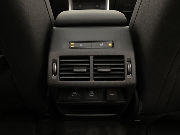 Land Rover Discovery Sport D200 DYNAMIC SE AWD REZERVACE 2.0 d Dynamic SE