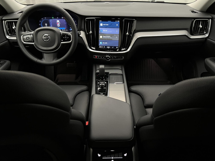 Volvo V60 B4 PLUS DARK AUT 1.maj.