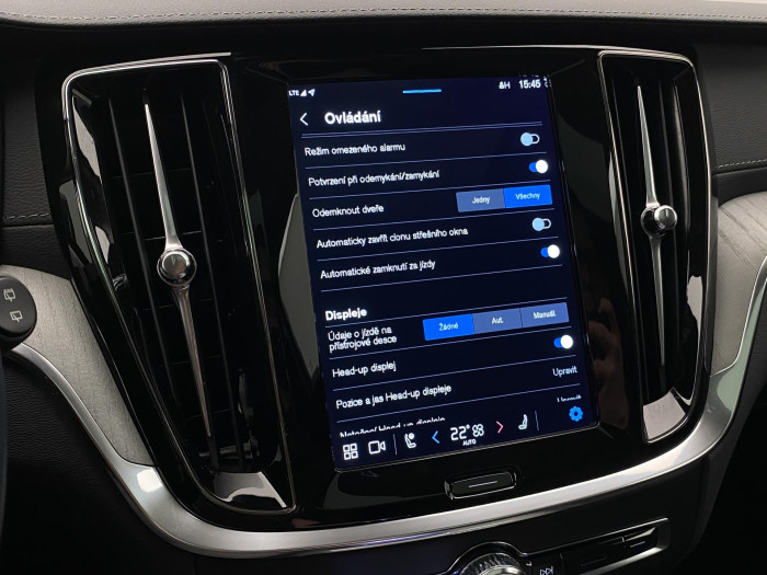 Volvo V60 CC B5 AWD BRIGHT REZERVACE 2.0 CC CC