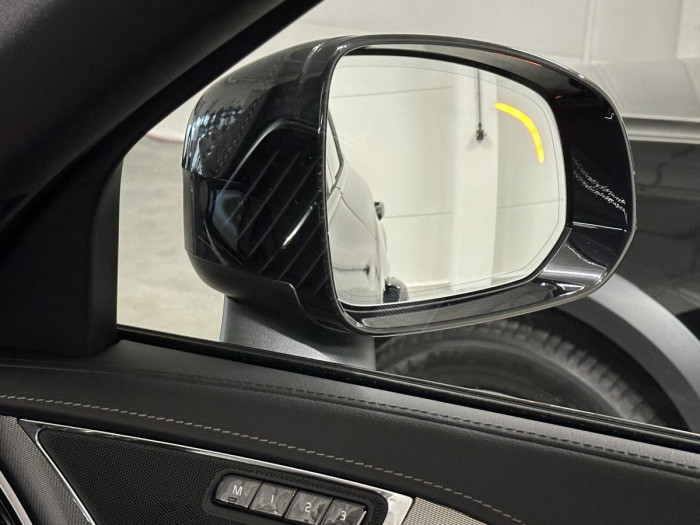 Volvo XC90 B5 AWD R-DESIGN AUT REZERVACE