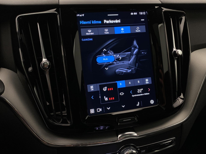 Volvo XC60 T8 AWD PLUG-IN PLUS REZERVACE