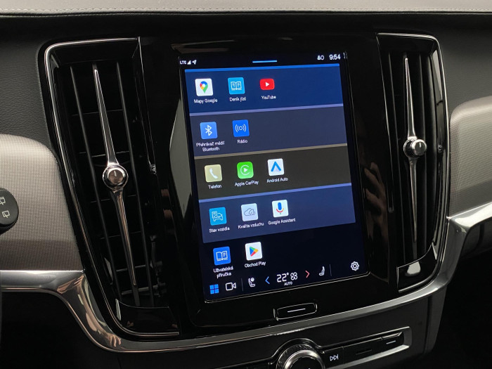 Volvo V90 CC B4 AWD PLUS AUT CZ 1.maj