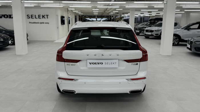 Volvo XC60 T5 AWD INSCRIPTION REZERVACE