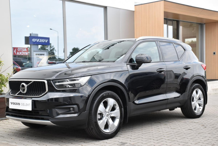 Volvo XC40 B4 AWD MOMENTUM REZERVACE 2.0 Momentum