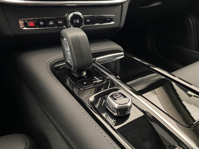 Volvo V90 T6 AWD PLUG-IN DARK PLUS AUT