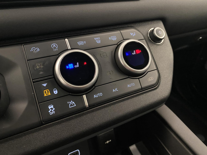 Land Rover Defender 130 D300 SE AWD AUT CZ 3.0 d SE