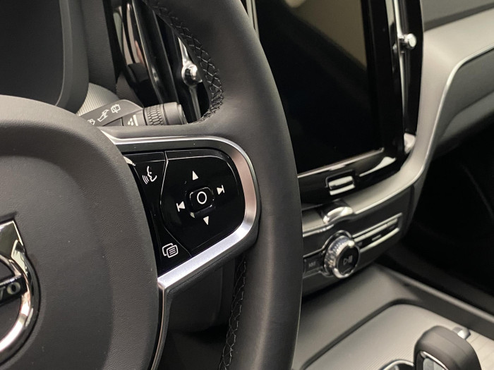 Volvo XC60 B5 AWD DARK PLUS AUT CZ