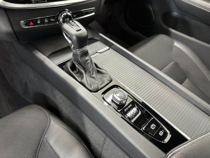 Volvo V60 T5 MOMENTUM POLESTAR REZERVACE 2.0 Momentum
