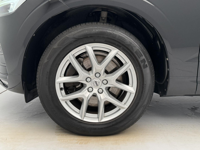 Volvo XC60 B4 AWD MOMENTUM PRO AUT 2.0 Momentum