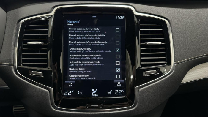 Volvo XC90 B5 AWD R-DESIGN AUT REZERVACE