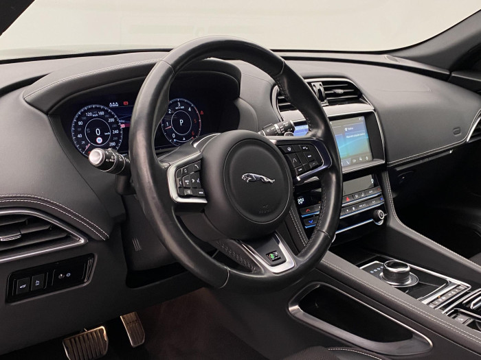 Jaguar F-Pace 25d R-SPORT AWD AUT CZ 2.0 d Sport