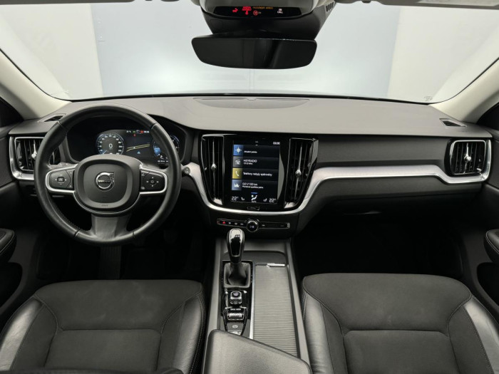 Volvo V60 D3 MOMENTUM PRO REZERVACE 2.0 d Momentum