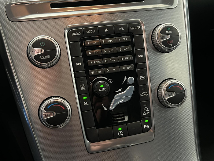 Volvo XC60 D4 AWD MOMENTUM AUT CZ 2.4 d Momentum