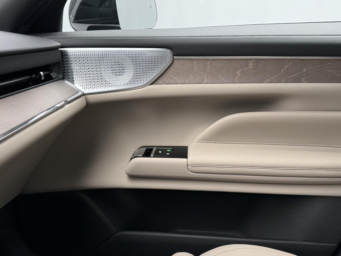 Volvo ES90 PURE ELECTRIC ULTRA