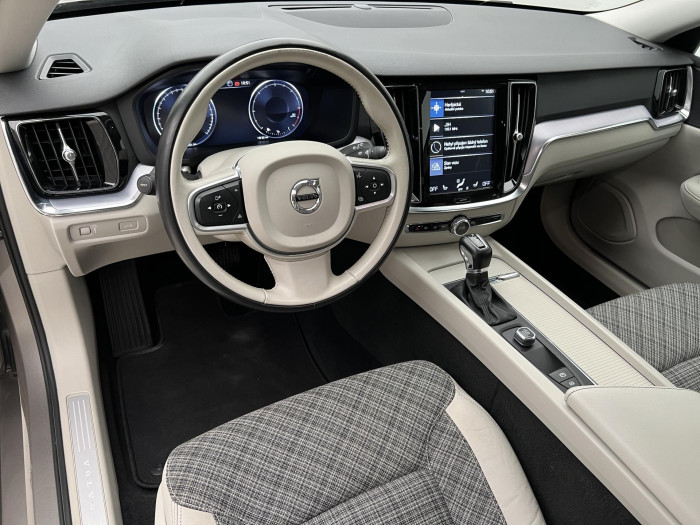 Volvo V60 D3 MOMENTUM AUT 2.0 d Momentum