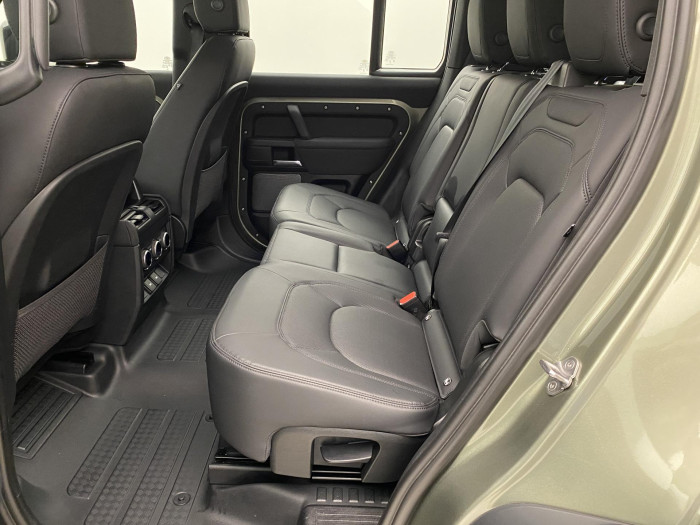 Land Rover Defender 110 D250 S AWD AUT CZ 7míst 3.0 d